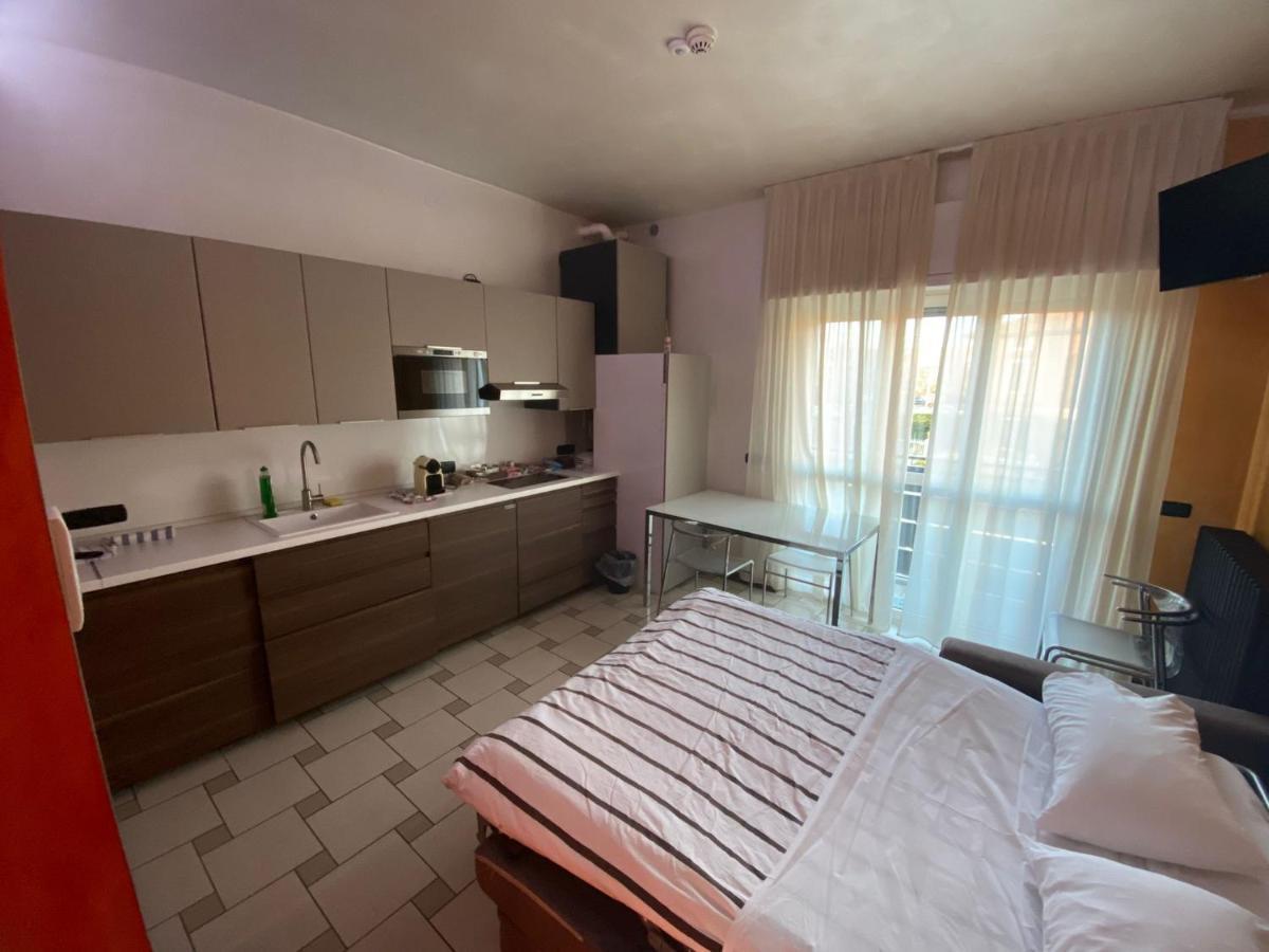 B2In Suite & Office Capriate San Gervasio Exteriör bild