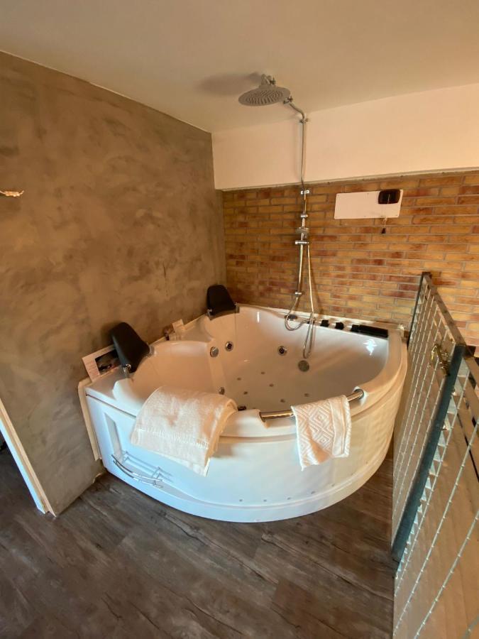 B2In Suite & Office Capriate San Gervasio Exteriör bild