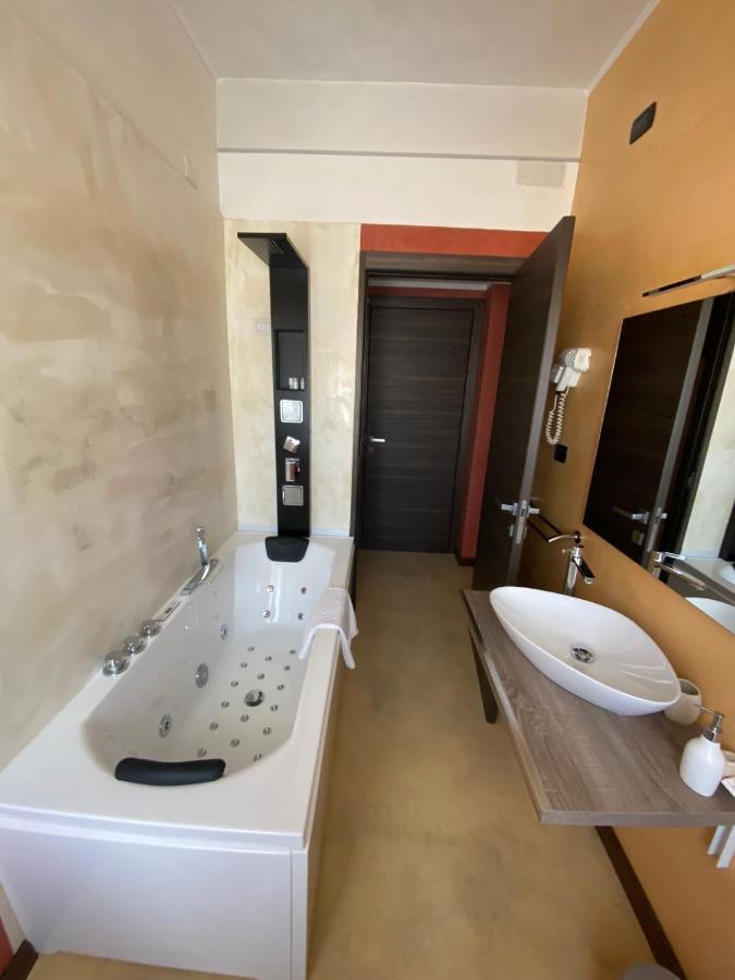 B2In Suite & Office Capriate San Gervasio Exteriör bild